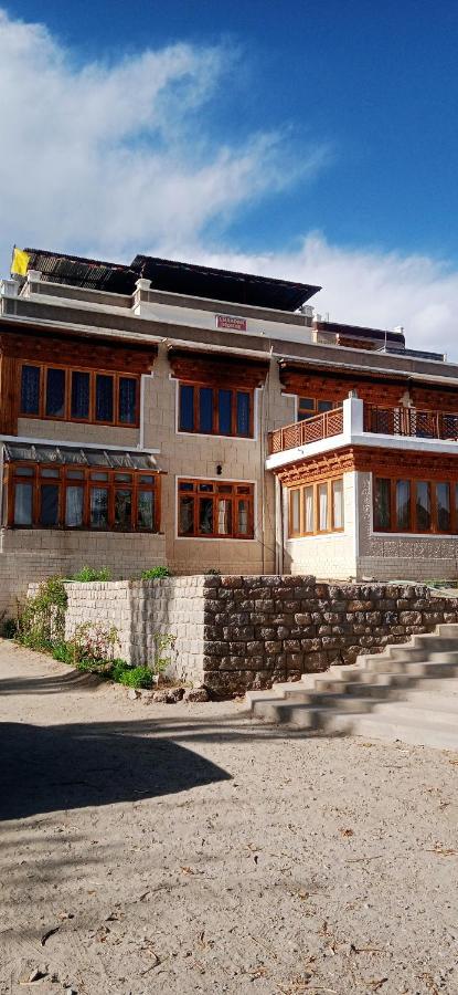 Lhardak Home Stay Leh Luaran gambar